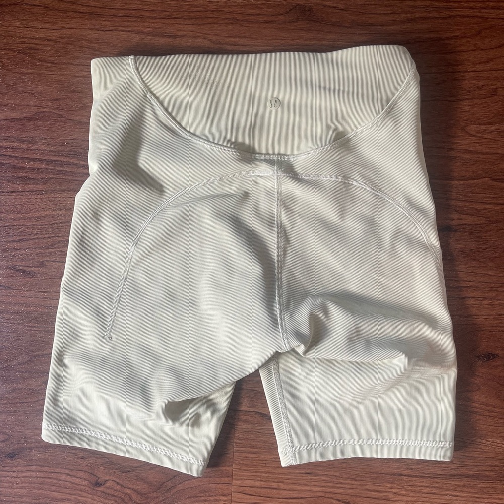 Lululemon Ribbed Contour High Rise Shorts - Picture 3 of 4